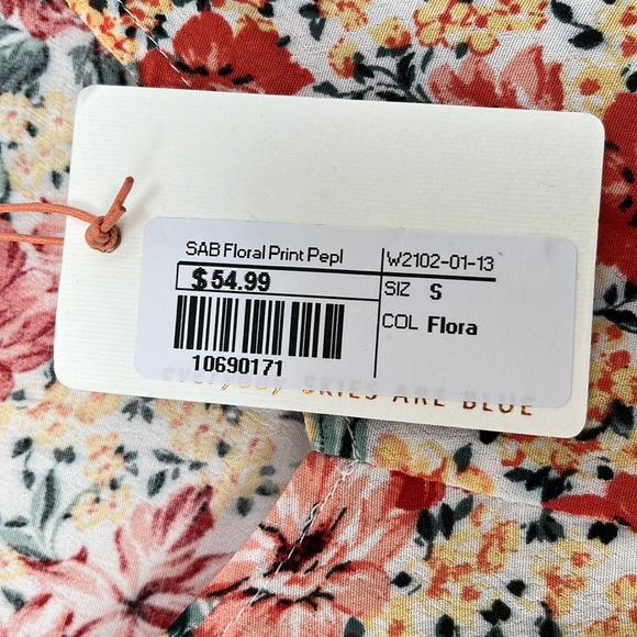 Skies Are Blue Floral Top - Picture 3 of 3